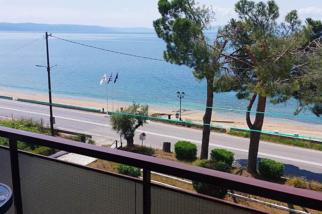 Sun & Sea : Malaki Seaside Apartment ภายนอก รูปภาพ