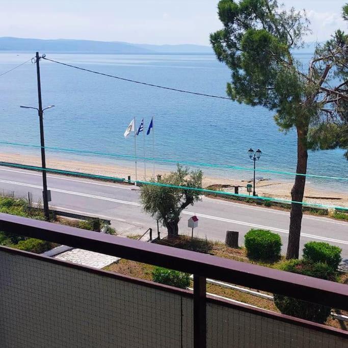 Sun & Sea : Malaki Seaside Apartment ภายนอก รูปภาพ